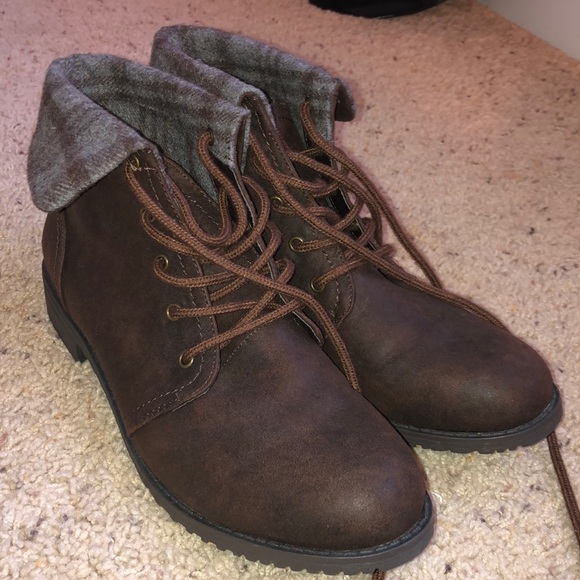 White Mountain Boots - Picture 6 of 6